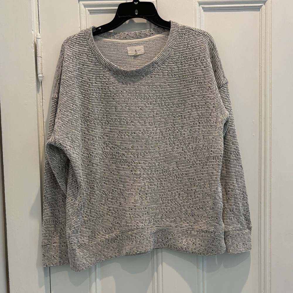 Lou & Grey Textured Knit Crew Neck Sweater in Gray size large